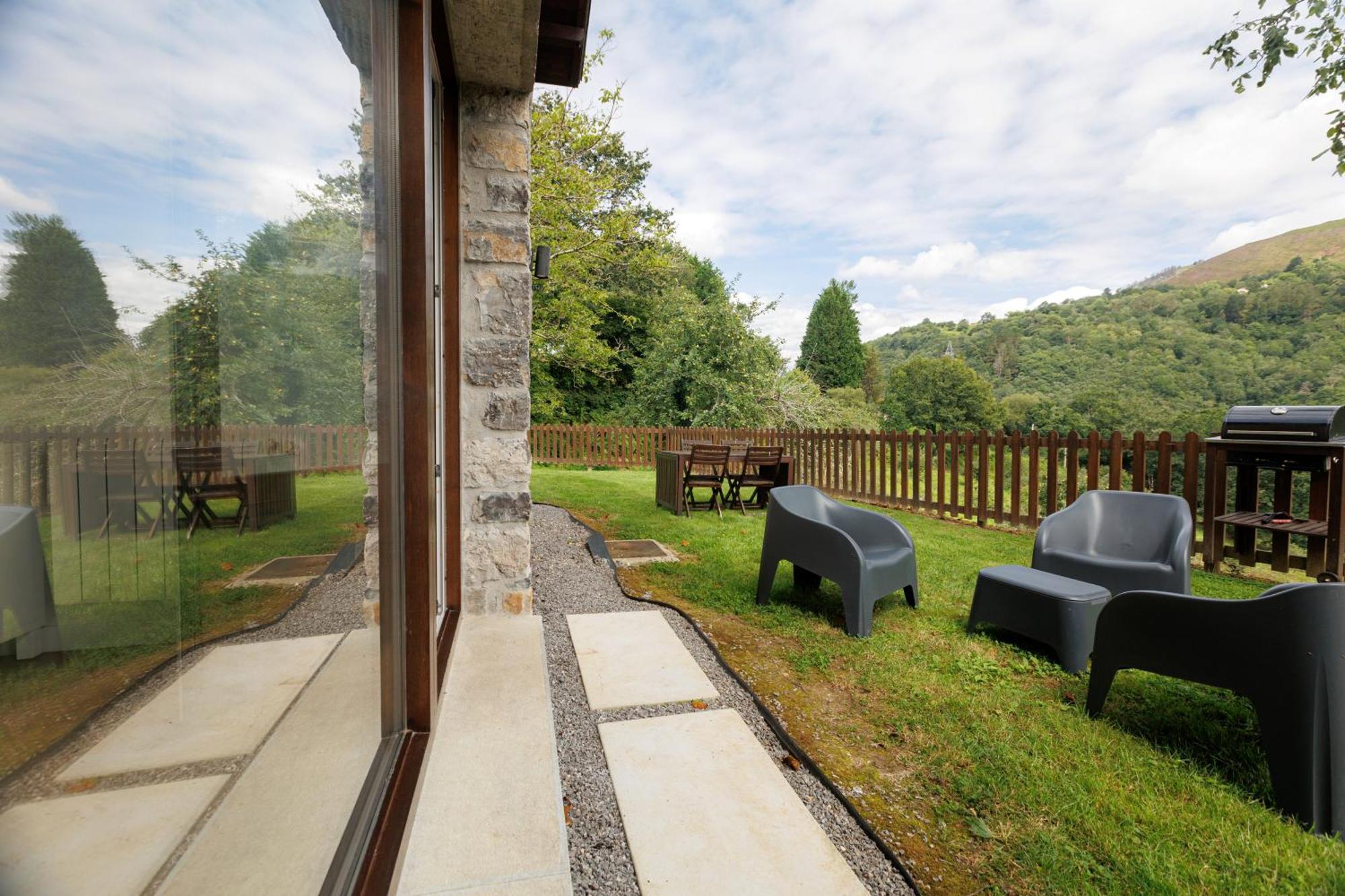 Finca La Caseria Apartamentos Onís Kültér fotó